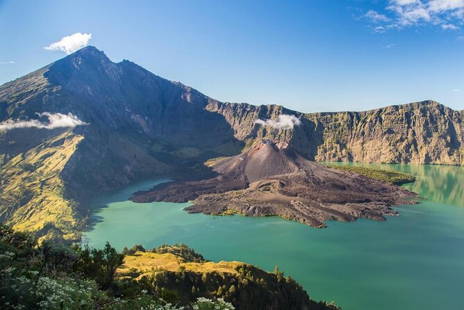 Rinjani Trekking Three Days Two Night Summit Lake - Key Points