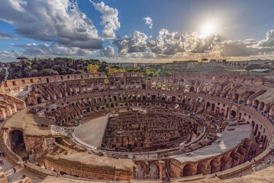 Rome: Roman Piazzas With Colosseum and Roman Forum Tour - Key Points