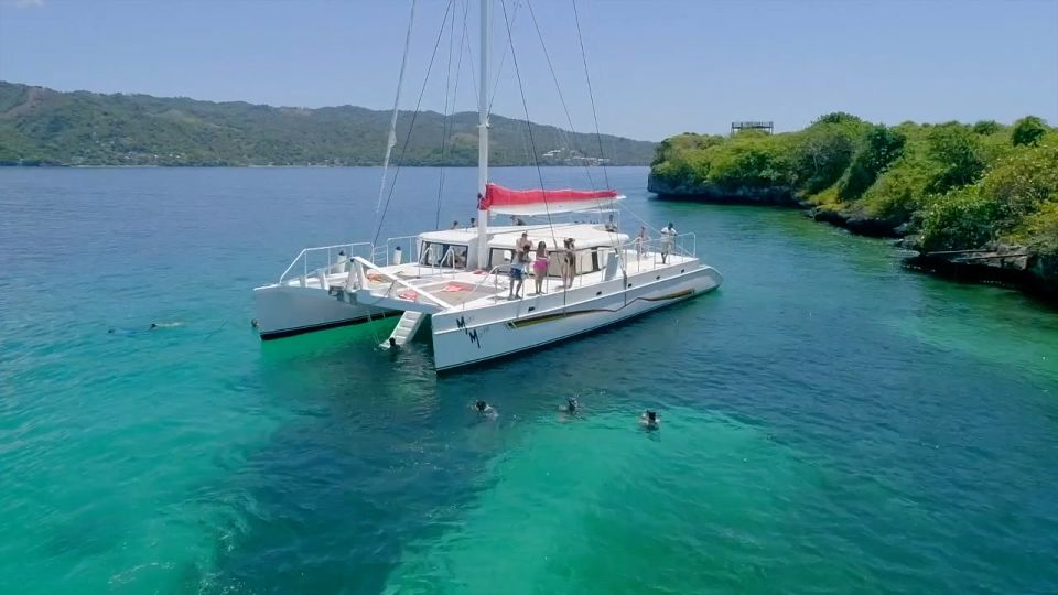 Samana: Catamaran Boat Tour With Snorkeling and Lunch - Key Points