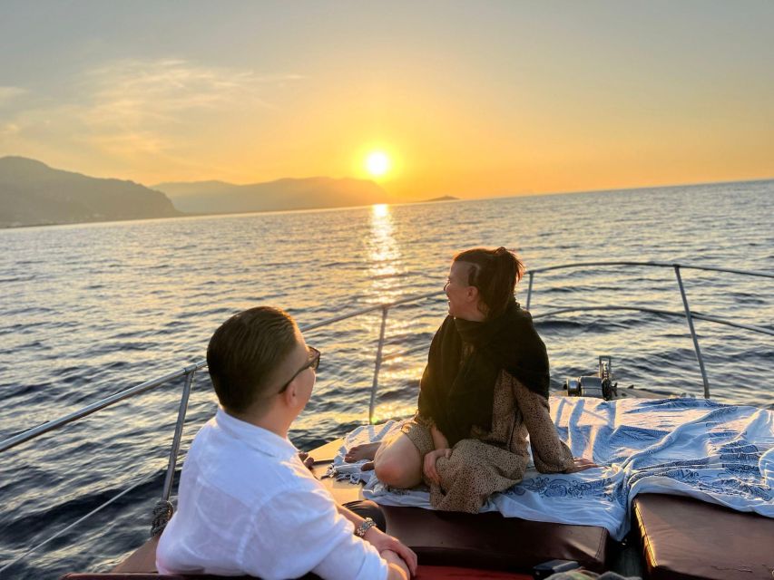 Sunset Boat Tour in Palermo - Key Points