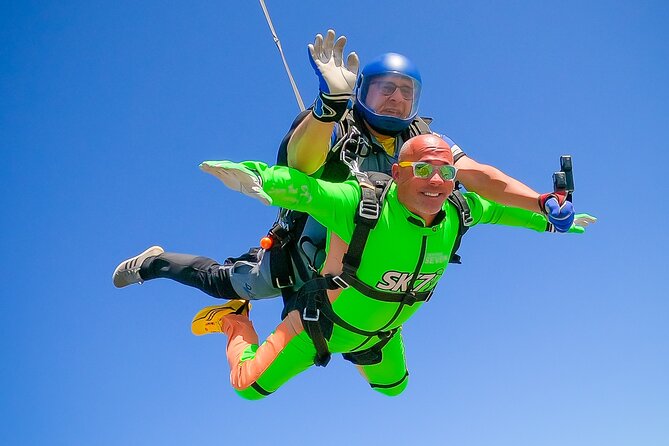 Tandem Skydiving 15,000ft – W/ Shuttle From Lagos
