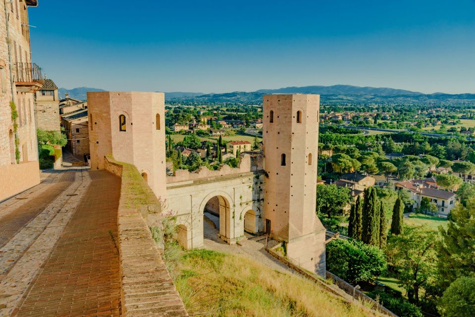 Umbria: Spello to Assisi Trekking on Mount Subasio + Lunch - Key Points