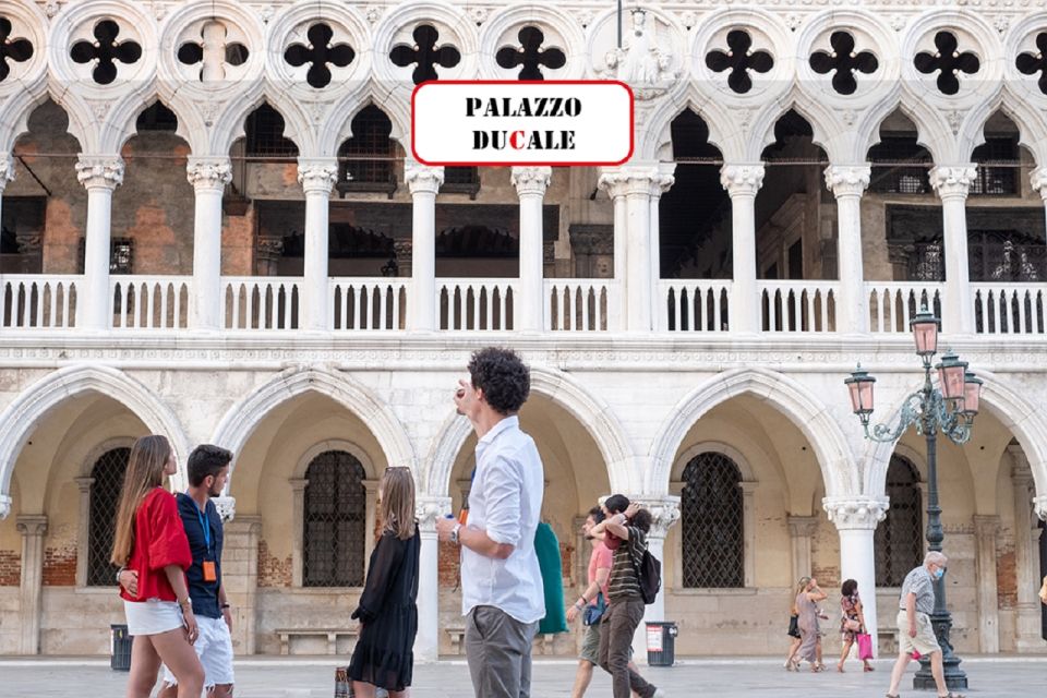 Venice: Doge Palace, Bridge of Sighs, Prisons & Yard Gallery - Key Points