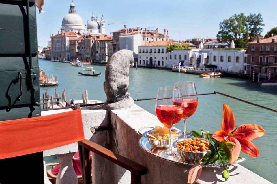 Venice: Romantic Palace Dinner and Private Gondola Ride - Key Points