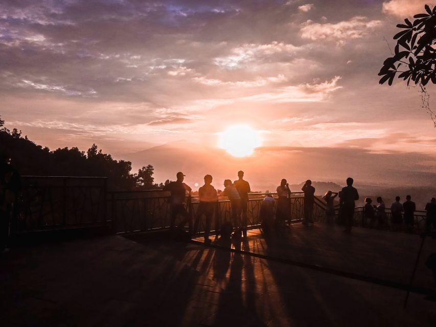 Yogyakarta: Setumbu Sunrise Borobudur Prambanan Guided Tour - Key Points