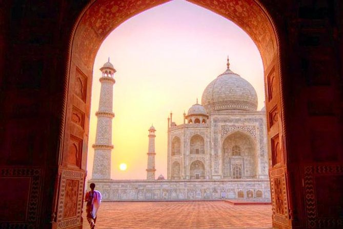 1 Day Taj Mahal Tour & Agra Fort by Gatimaan Express From Delhi