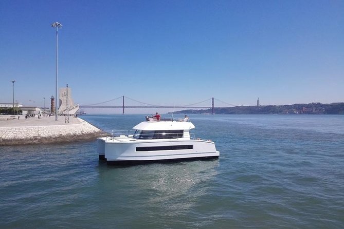 1H Power Catamaran up to 18 People in Lisbon