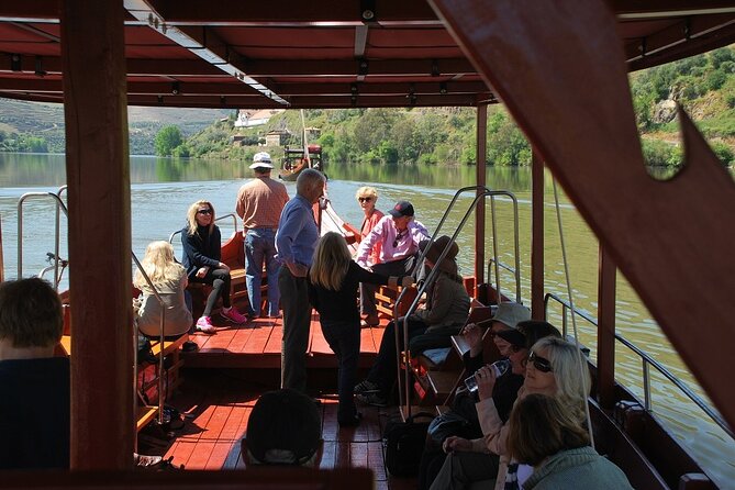 2-Hour Rabelo Boat Tour in Pinhão