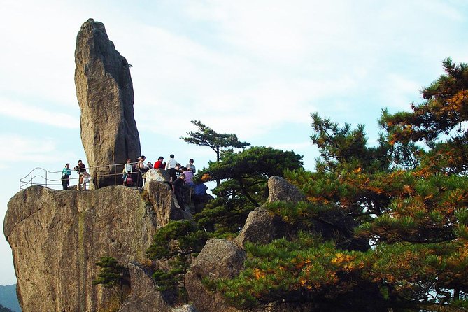 3-Day Private Huangshan Tour: Hongcun Village & Overnight on Mt Huangshan