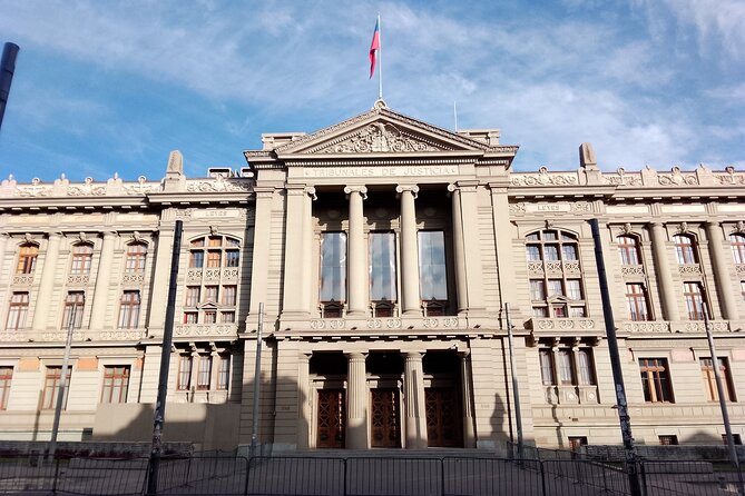 A Fabulous Walking Tour by the Old Santiago of Chile -Small Group