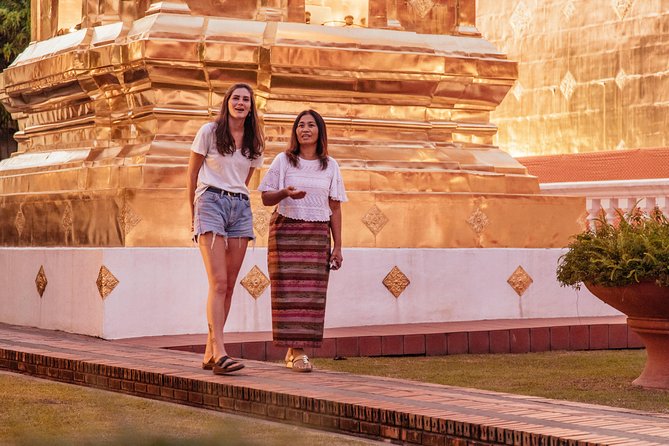 A Magical Evening in Chiang Mai: Private City Tour