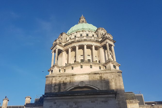 A Small Group Eclectic Belfast Walking Experience