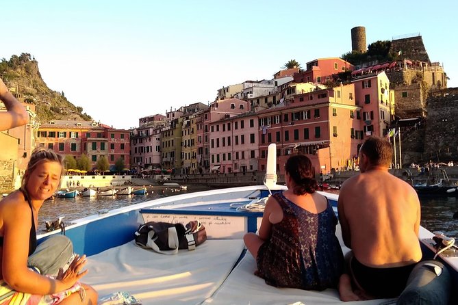 Afternoon Boat Tour to Cinque Terre With Brunch on Board