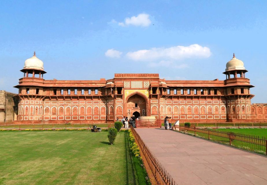 Agra: Private Taj Mahal And Agra Fort Guided Tour by Car