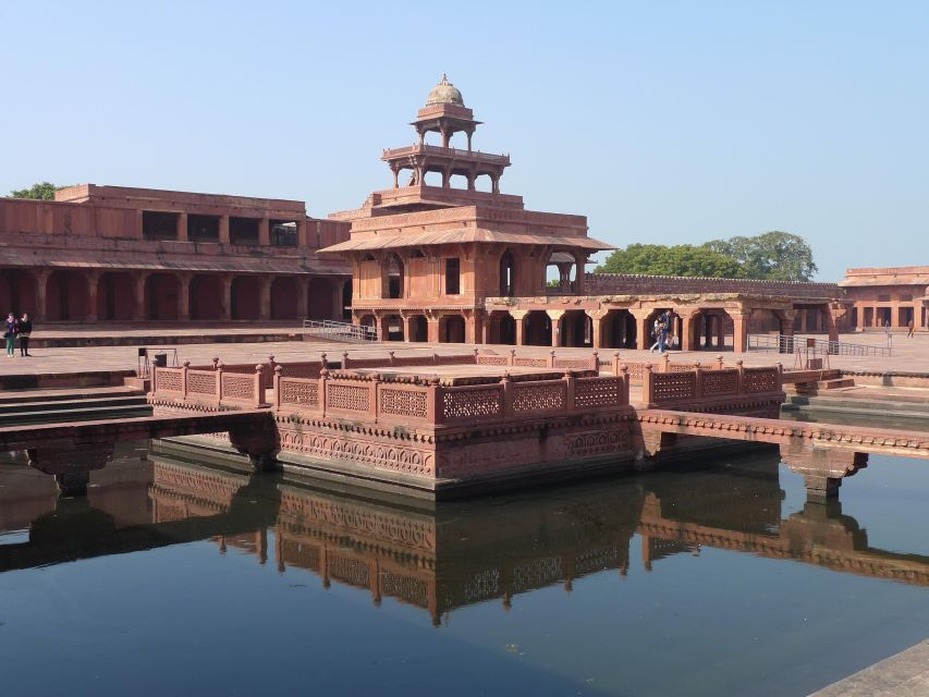 Agra to Jaipur Transfer With Fatehpur-Sikri Fort & Step-Well