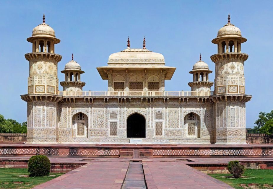 Agra: Tour Guide in Agra Full-Day – 8 Hours