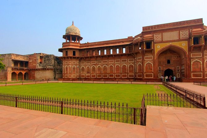 Agra Tour: Visit Taj Mahal, Agra Fort & Enjoy Mughalai Mehandi Design - Iconic Taj Mahal Visit