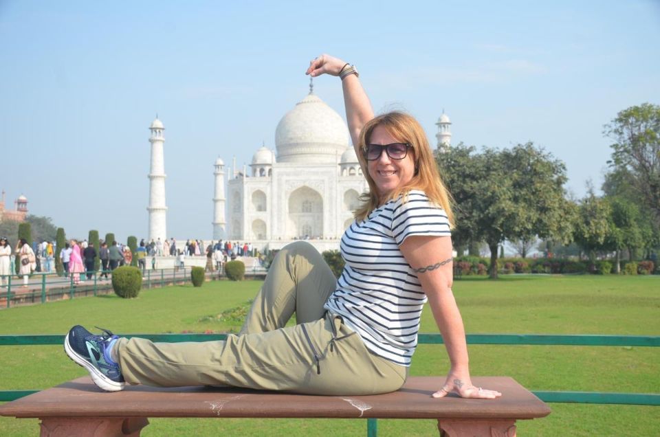 Agra:Taj Mahal Skip-The-Line Guided Tour With Free Breakfast