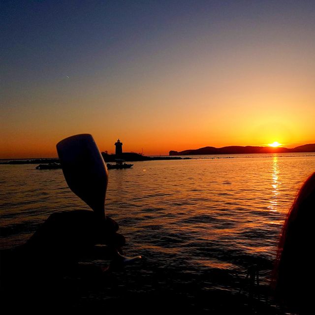 Alghero: Sunset Aperitif Sailing Boat Experience