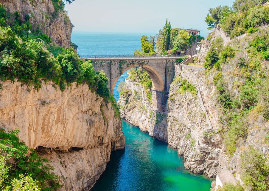 Amalfi: Amalfi Coast Sunset Small-Group Boat Tour