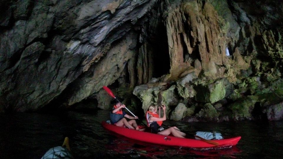 Amalfi Coast: Kayak Tour to Pandora Cave With Aperitif