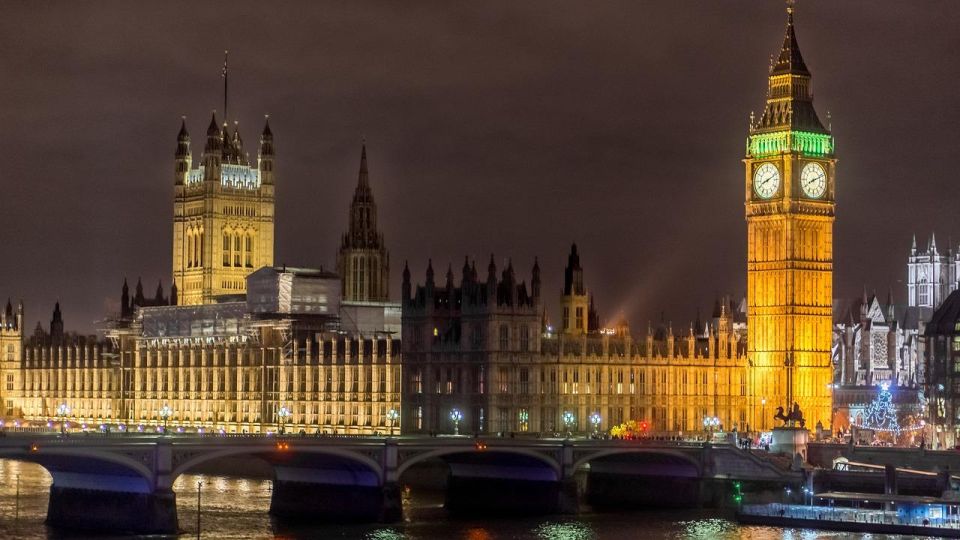 An Evening in London. Private Panoramic Night Tour