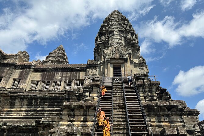 Angkor Wat Bike Tour With Lunch Included