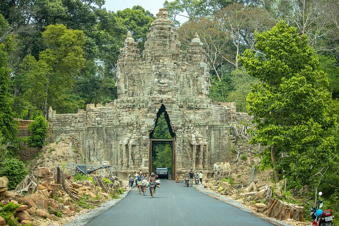 Angkor Wat Sunrise Private Guided Tour – Inclusive Breakfast