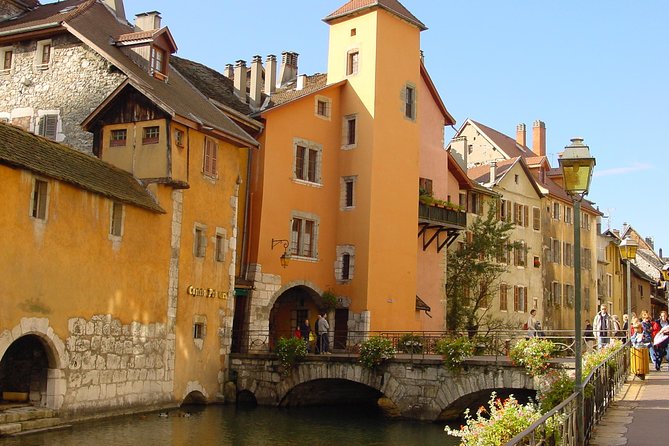 Annecy - Venice of the Alps - Tour From Geneva - Exploring Annecys Picturesque Old Town