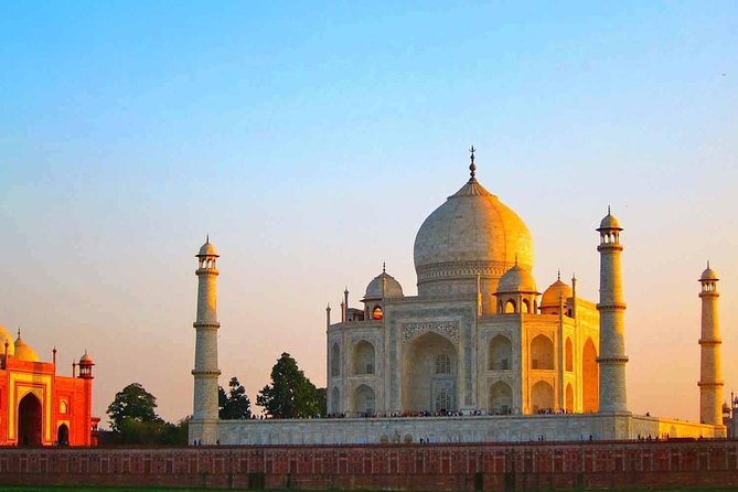 Approved Tour Guide in Agra Full-Day