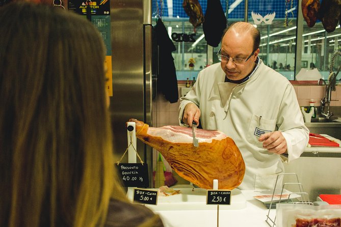 Authentic Food & Wine Tour in Porto