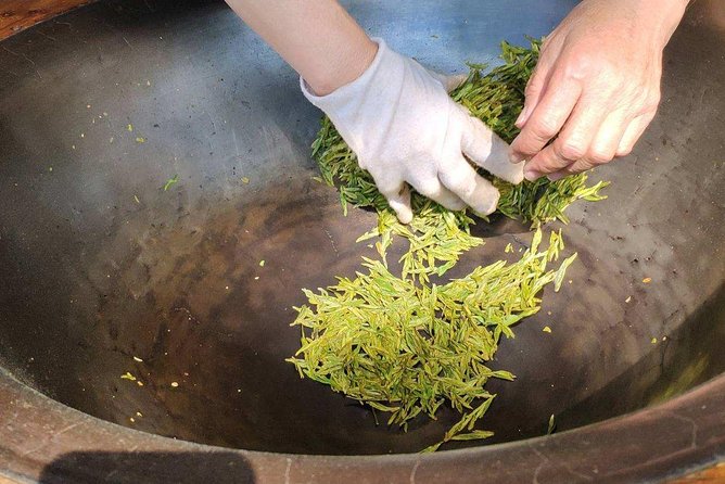 Authentic Hangzhou Longjing Tea Culture Experience Tour