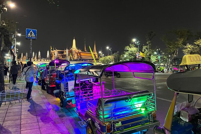 Bangkok Night Tour: Food, Temple & Tuk Tuk