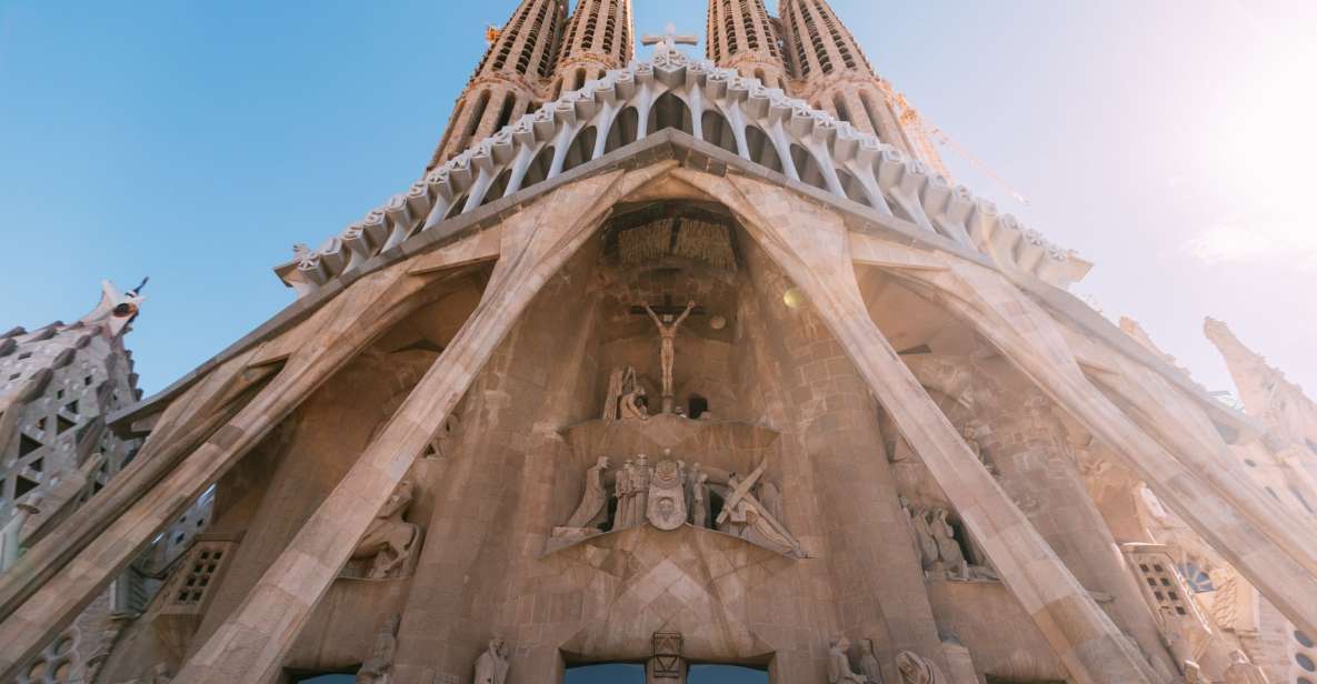 Barcelona Architecture Walking Tour With Casa Batlló Upgrade