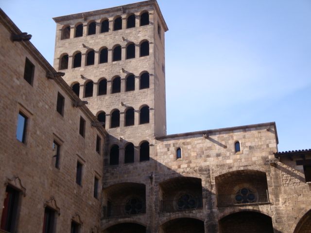 Barcelona: Gothic Quarter Walking Tour