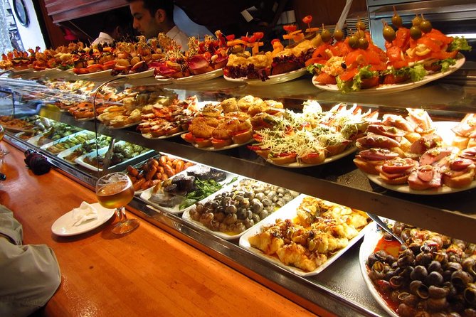 Barcelona Old Town Night Small Group Tour With Tapas & Flamenco - Highlights of the Experience