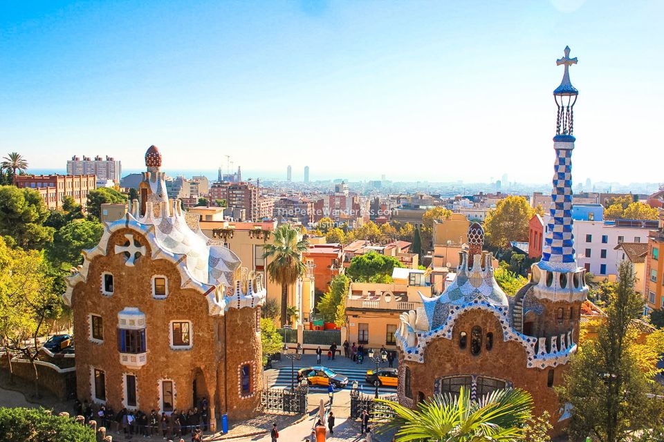 Barcelona: Sagrada Familia and Park Guell Small-Group Tour