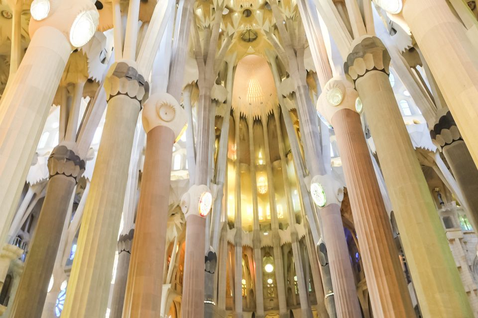 Barcelona: Sagrada Familia & Montserrat Full-Day With Pickup