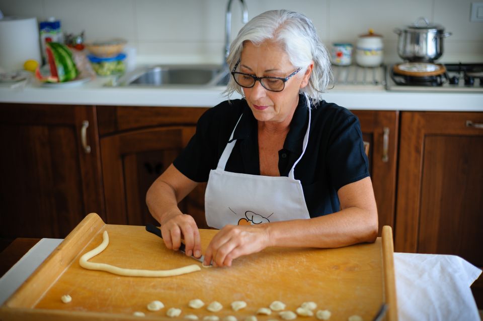 Bari: Private Pasta-Making Class at a Locals Home