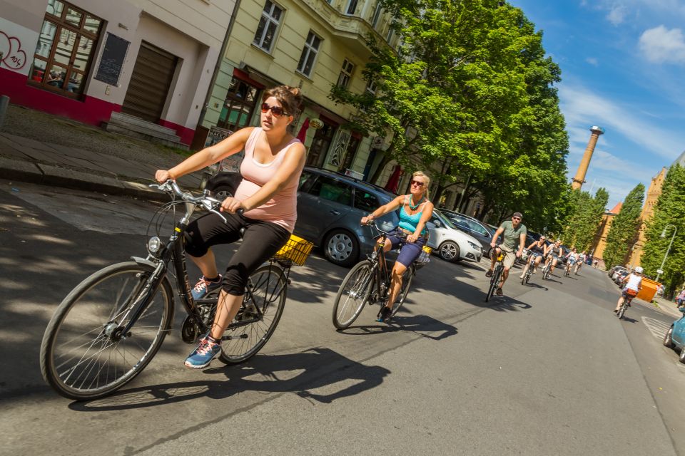 Berlin: Sights and Highlights Bike Tour With a Local Guide