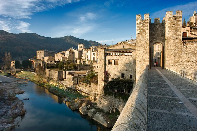 Besalu,Banyoles Lake & Garrotxa Volcanoes Small Group From Girona