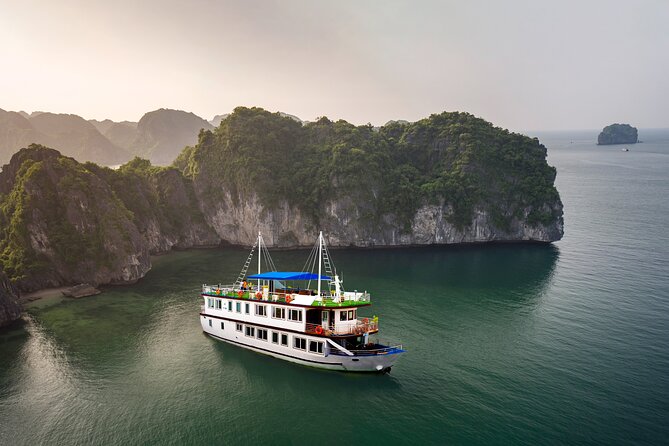 Best Lan Ha Bay -Cat Ba Cruise 2D1N:Fishing Village Kayak, Biking, Evening Party