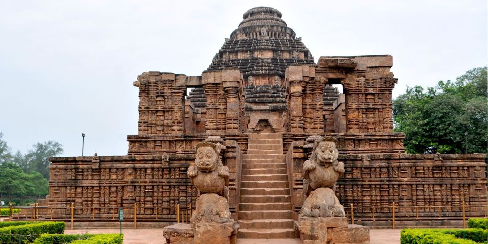 Bhubneswar: Konark Sun Temple, Jagannath Temple Private Tour