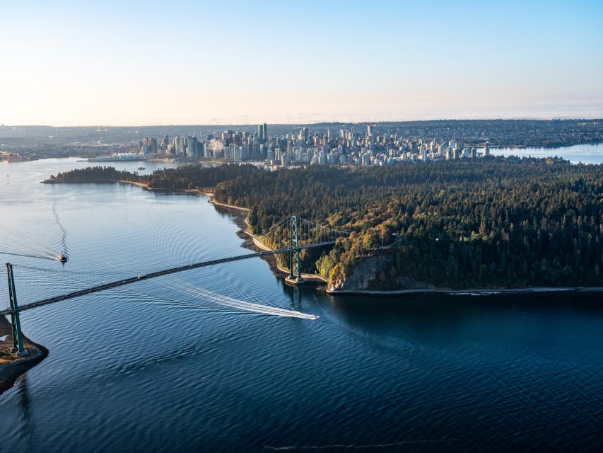 Bike Vancouver: Stanley Park & the World Famous Seawall - Explore Stanley Parks Rainforest