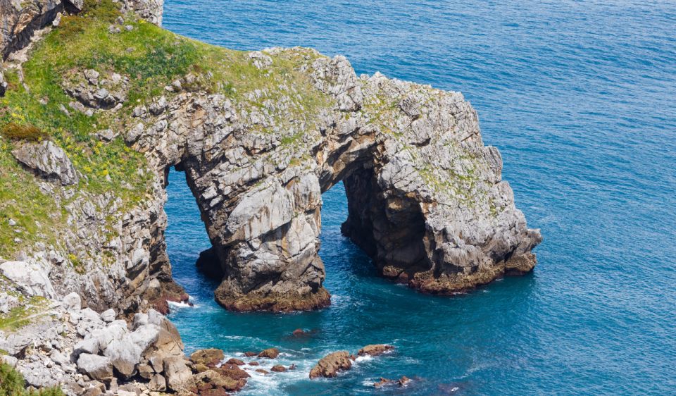 Bizkaia Bridge & Gernika/Bermeo & Gaztelugatxe Private Tour