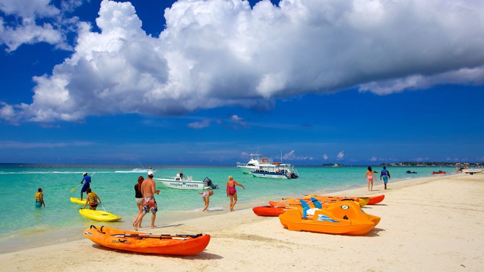 Blue Hole Mineral Spring, Rick’s Cafe & 7 Miles Beach Tour