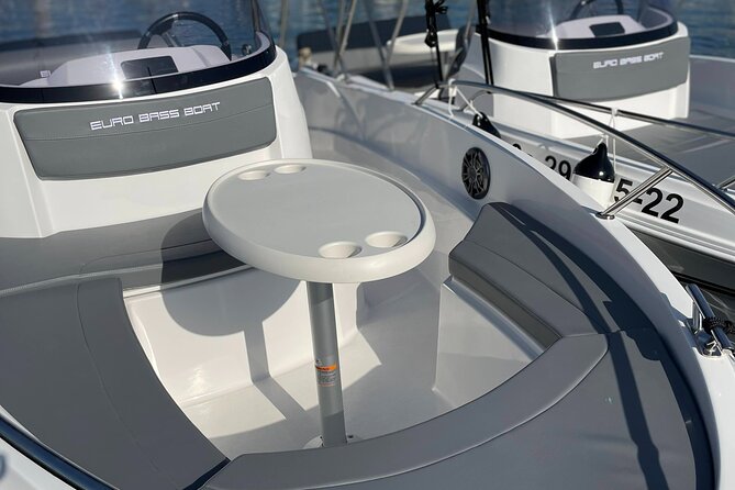 Boat Rental Without License in La Marina De Valencia