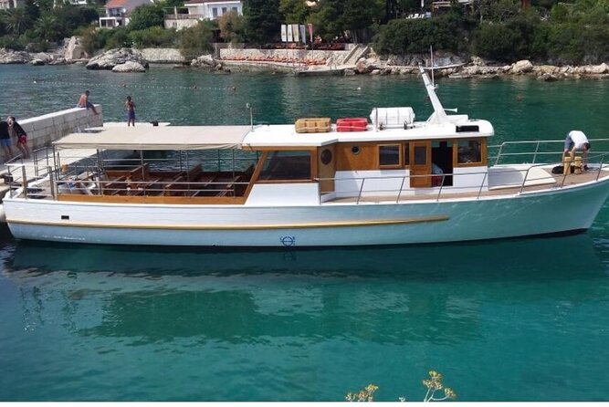 Boat Tour at Delfina Hvar