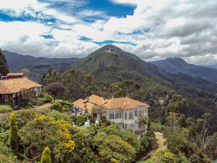 Bogota: Downtown City and Monserrate Hill Private Tour