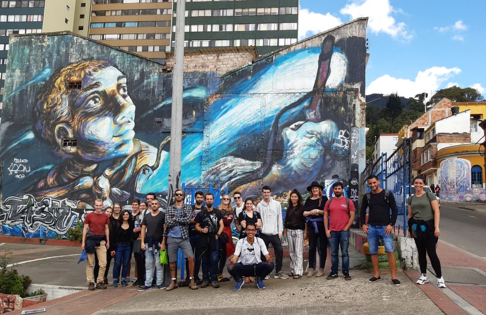 Bogotá: La Candelaria Graffiti & Urban Art Shared Tour